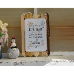 Blechschild auf Altholz - Kita Abschied - Geschenk für Erzieher/in - Schulkind Deko  Deko auf Altholz Landhaus 40 x 25cm