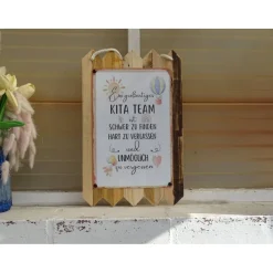Blechschild auf Altholz - Kita Abschied - Geschenk für Erzieher/in - Schulkind Deko  Deko auf Altholz Landhaus 40 x 25cm