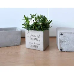 Blumentopf Beton-Optik mit Gravur – Glück ist eine Mama wie dich zu haben – personalisiertes Geschenk Muttertag