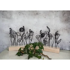 Blumenwiese bei Nacht