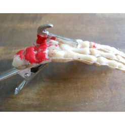 Blutige Hand Haarspange mit Axt   Halloween, gothic, rockabilly