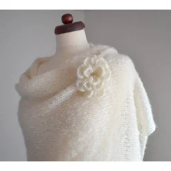 Braut Stola, Tuch, Umhang, Bolero, Schal, Hochzeit, Alpaka Seide! creme, Häkelblume, Brosche!