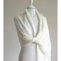 Brautschal ivory aus reinem Kaschmir, gestrickte Hochzeitsstola, weiches Umschlagtuch, zartes Schultertuch
