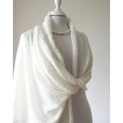 Brautschal ivory aus reinem Kaschmir, gestrickte Hochzeitsstola, weiches Umschlagtuch, zartes Schultertuch