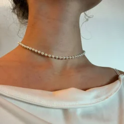 Brautschmuck-Set aus schneeweißen Glaswachsperlen – Rückenkette, Armband & Ohrringe individualisierbar