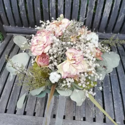 Brautstrauß aus getrockneten Blumen (teils in Bio-Qualität) in Boho-Style