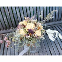 Brautstrauss Boho asymmetrisch Blumenstrauss aus ungespritzten getrockneten Rosen, Eukalyptus,etc. (teils Bio-Trocke