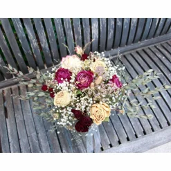 Brautstrauss Boho asymmetrisch Blumenstrauss aus ungespritzten getrockneten Rosen, Eukalyptus,etc. (teils Bio-Trockenblu