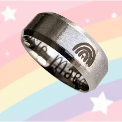 Breiter Edelstahlring mit individueller Gravur - Persönliche Geschenkidee für Frauen zum Muttertag - Geschenk zur Geburt