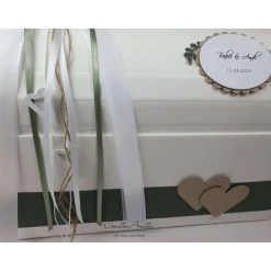 Briefbox Truhe DUNKELGRÜN-BRAUN mit Holzherzen und Perle - Hochzeit Kartenbox