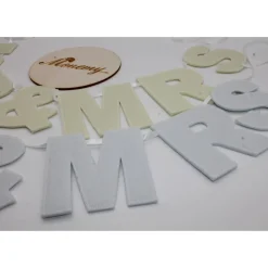 Buchstaben Girlande Hochzeit MR & MRS / Namenskette Brautpaar weiß creme