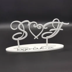 Buchstaben Hochzeitstorte Schrift 26 mit Herz