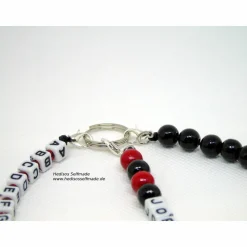 Buchstabenkette zum #Schulanfang rot-schwarz
