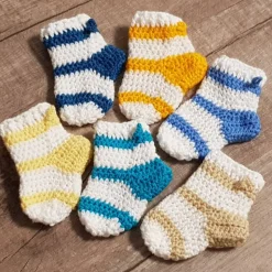 bunt gestreifte Adventskalender Söckchen * gehäkelt * 24 Socken * Weihnachtskalender