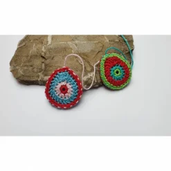 Bunte gehäkelte Wende-Ostereier