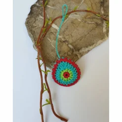 Bunte gehäkelte Wende-Ostereier