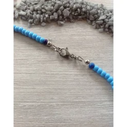 Bunte Kinderkette' mit einem Howlithkreuz und Rocailles in Regenbogenfarben