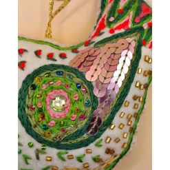 Bunter Vogel-Anhänger aus Filz, Vogel bestickt und mit Perlen verziert, Vogel Dekoration, Folklore Vogel aus Stoff