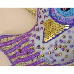 Bunter Vogel-Anhänger aus Filz, Vogel bestickt und mit Perlen verziert, Vogel Dekoration, Folklore Vogel aus Stoff