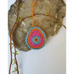 Buntes gehäkeltes Wende-Osterei