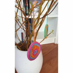 Buntes gehäkeltes Wende-Osterei