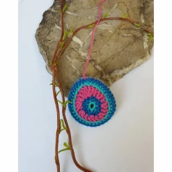 Buntes gehäkeltes Wende-Osterei