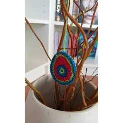 Buntes gehäkeltes Wende-Osterei