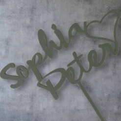 Cake Topper zur Hochzeit – personalisierter Tortenstecker mit Namen und Herz als Hochzeitstortendeko