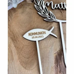 Caketopper zur Taufe / Kommunion / Konfirmation / Geburtstag / Kuchendeko personalisiert mit Namen / Fisch mit Datum