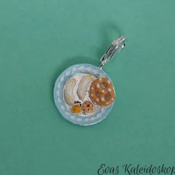 Charm Anhänger: Teller mit bayrischer Brotzeit