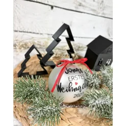 Christbaumkugel | Babys erstes Weihnachten | First Christmas | Weihnachtskugel 8 cm personalisiert | Geschenk