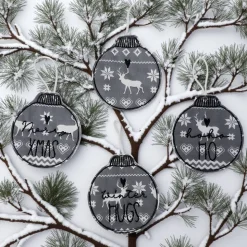 Christbaumkugeln aus Stoff im 4er Set, Geschenkanhänger bestickt