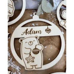 Christbaumkugeln personalisiert mit Namen / Weihnachtskugeln aus Holz / Weihnachtsgeschenk / Weihnachtsbaumschmuck