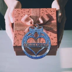 Christbaumschmuck Personalisierbar - glitzer Weihnachtsschmuck mit Namen aus Acrylglas - Christbaumkugeln - Herz