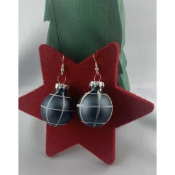 3cm grau-blau matte Weihnachtskugel-Ohrringe, kariert * Weihnachtsohrringe * Christbaumkugelohrringe
