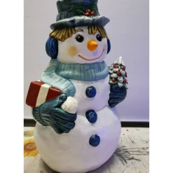 Cooler Schneemann mit Tannenbaum