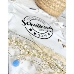 Cooles T-Shirt Schulkind 2025 mit Name des Kindes, personalisiert, Erstklässler, Geschenk zur Einschulung