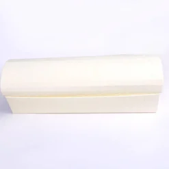 Cremefarbene Faltschachtel, lange Truhe für kleine Geschenke