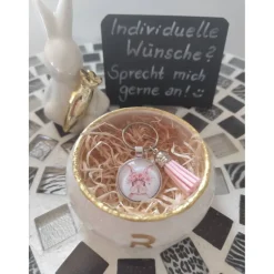 Das etwas andere Osterkörbchen – liebevoll handgemachtes Geschenkset Glas-Cabochon Taschen-/Schlüsselanhänger Ostern