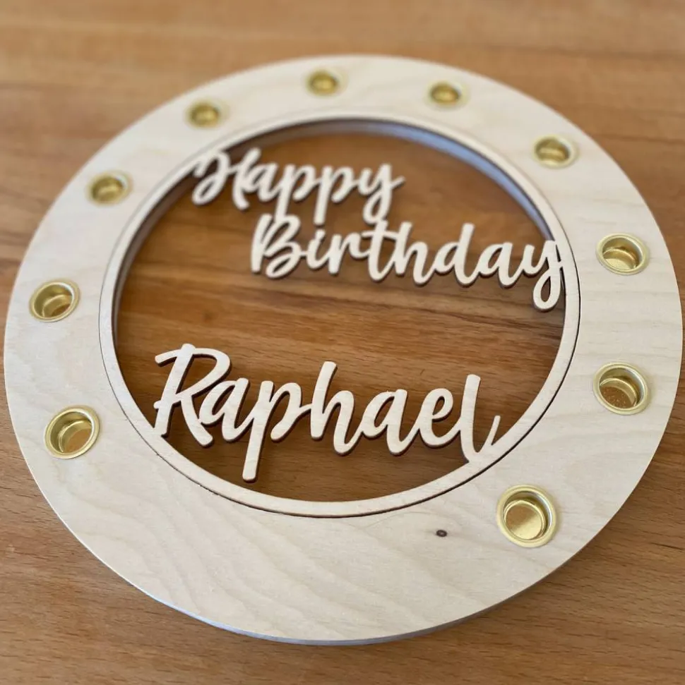 Dein Geburtstagskranz mit 10 Kerzenhaltern & personalisiertem Einleger – Selbstgemachte Holzdeko