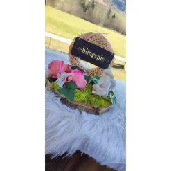 Deko auf Baumscheibe m Engel 