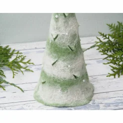 Deko Filz Tannenbaum aus dem Naturmaterial Wolle in Handarbeit gefilzt;