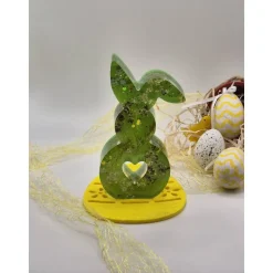 Deko Hase mit echten Blüten grün