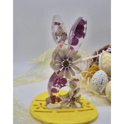 Deko Hase mit echten Blüten Lila