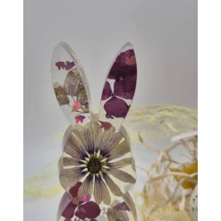 Deko Hase mit echten Blüten Lila