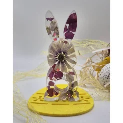 Deko Hase mit echten Blüten Lila