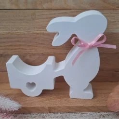 Deko Hase mit Schubkarre für Schokoladeneier ~ Osterhase mit Anhänger für Schokokugeln ~ Ostern