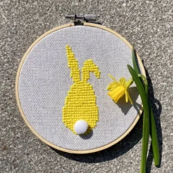 Deko Stickrahmen Hase gelb