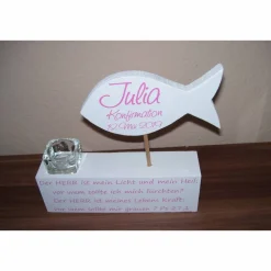 Deko zur Kommunion , Konfirmation, Taufe Fisch auf Holzblock mit Teelichthalter