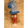 Dekofigur BOMMELWICHTEL Weihnachtswichtel witzige Upcyclingfigur aus Glasflasche m. handgestricktem Mützchen
